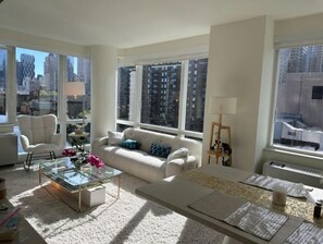 Smart-TV, Kamin, Videospiele