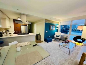 Smart TV, chimenea y videojuegos 