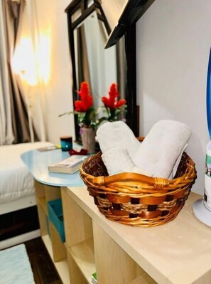 3 bedrooms, in-room safe, desk, iron/ironing board