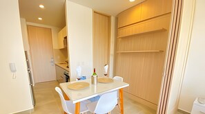 Basic Apartment | Dining