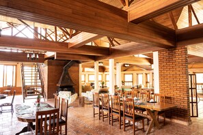 Free daily self-service breakfast  - Hotel Serra Bonita (Delfim Moreira)