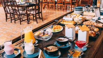 Free daily self-serve breakfast