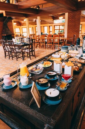 Petit déjeuner en libre-service compris tous les jours