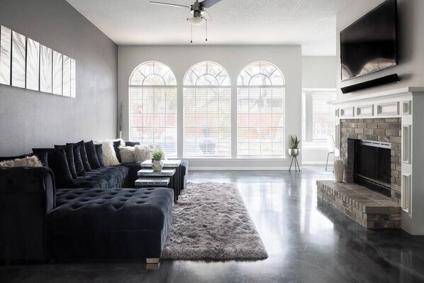 TV, fireplace, offices