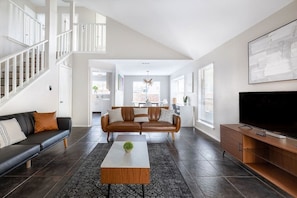 Fernseher, Kamin, Arbeitsbereiche