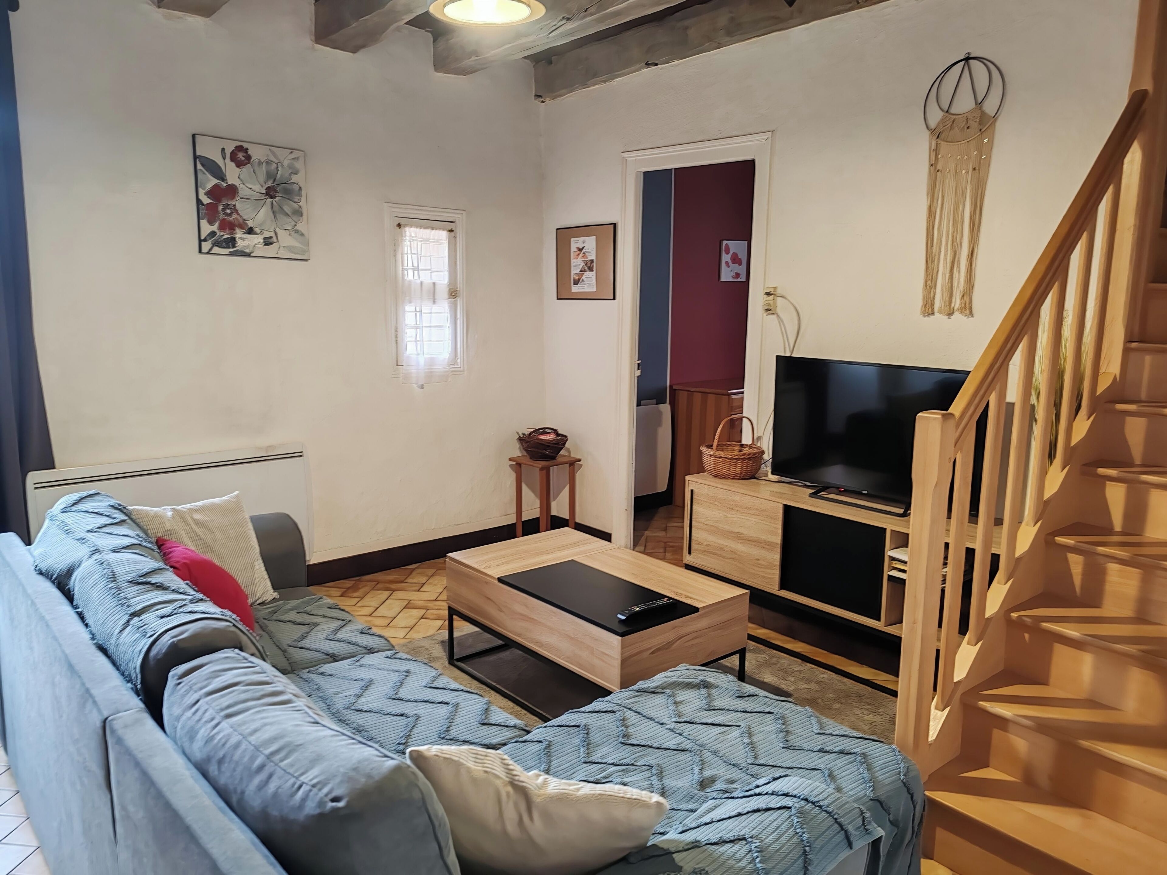 Casa tradicional | Área de estar | TV de tela plana 80 cm com canais digitais