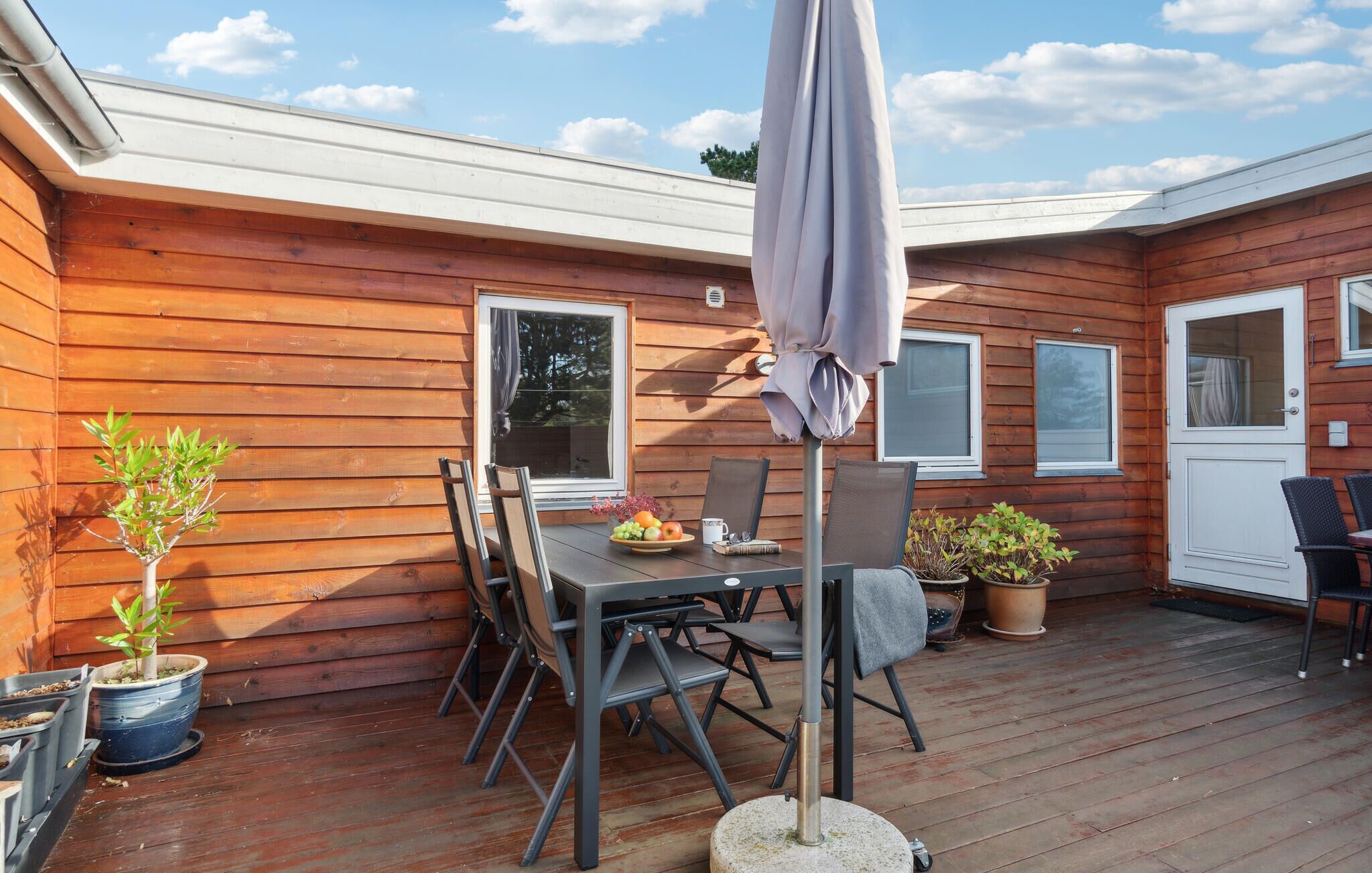 屋外ダイニングエリア