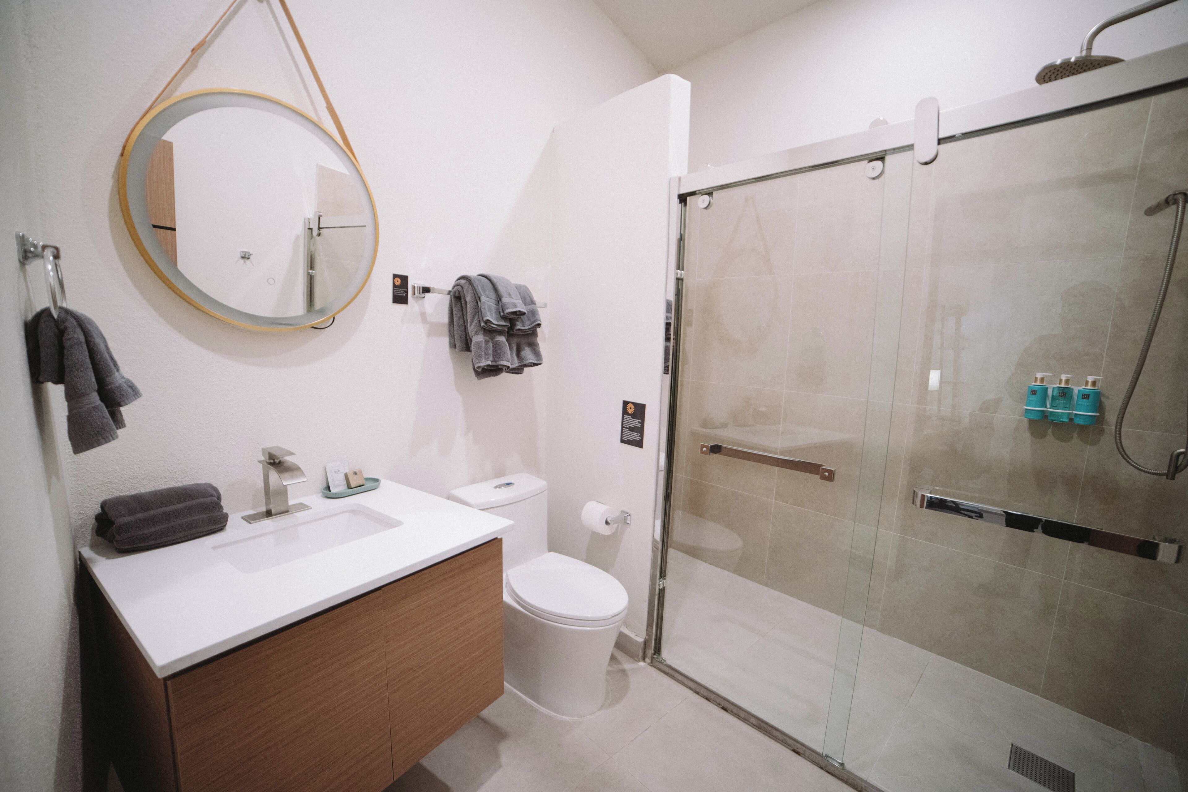 Photo - The Looking Glass Hotel