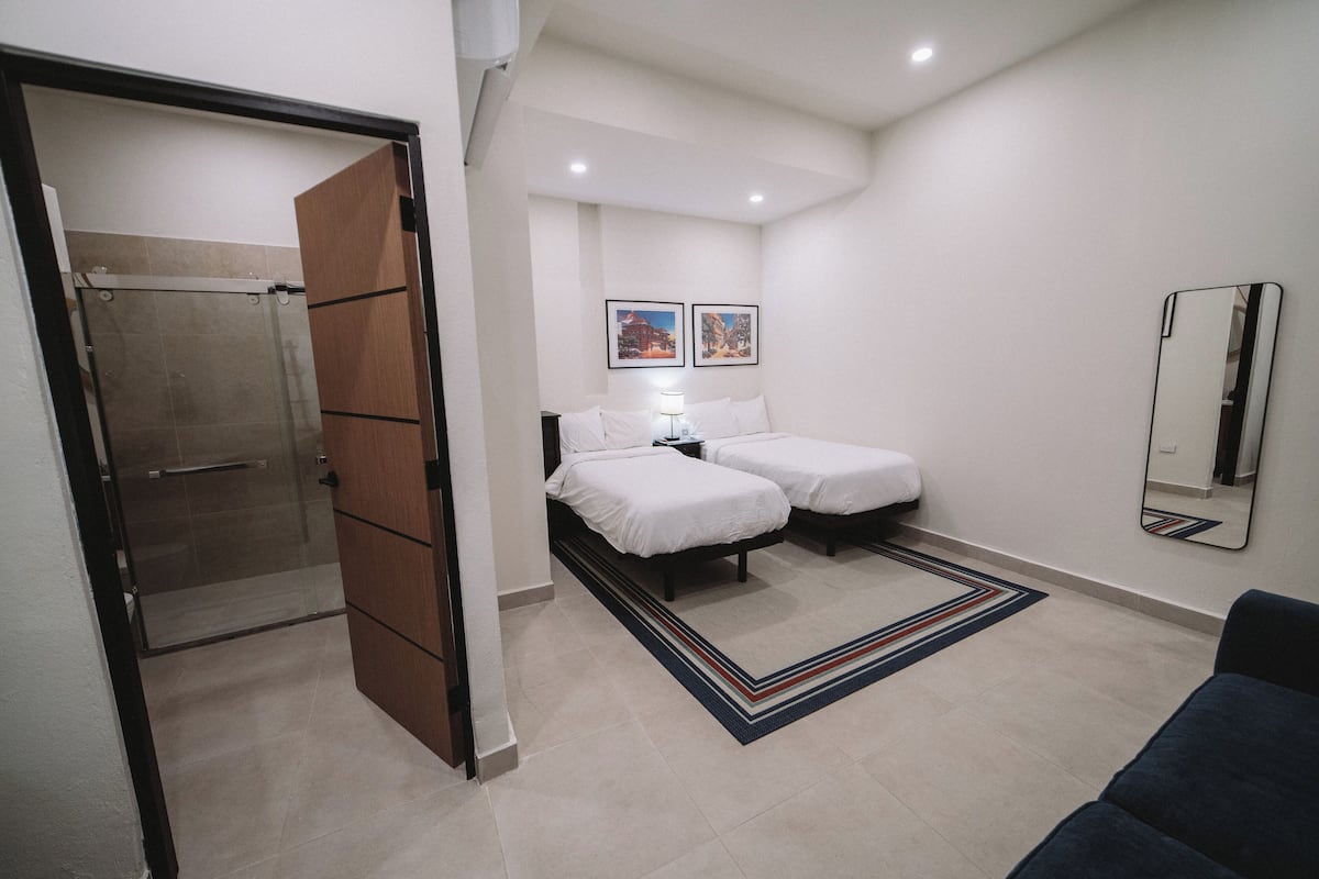 First Floor Junior Suite (2 Twin XLs or 1 King) | 1 slaapkamer, lakens van Egyptisch katoen, luxe beddengoed
