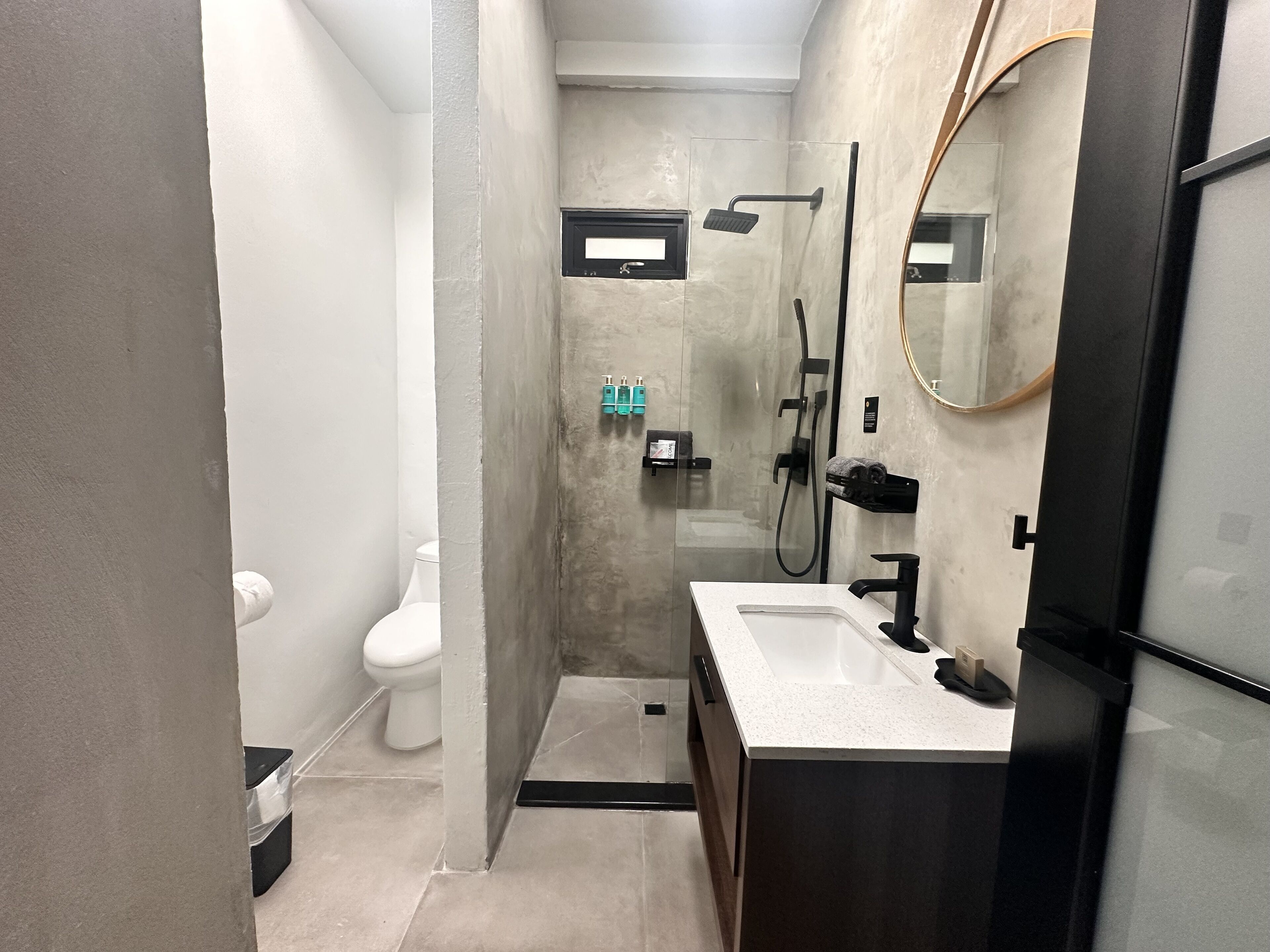 Photo - The Looking Glass Hotel