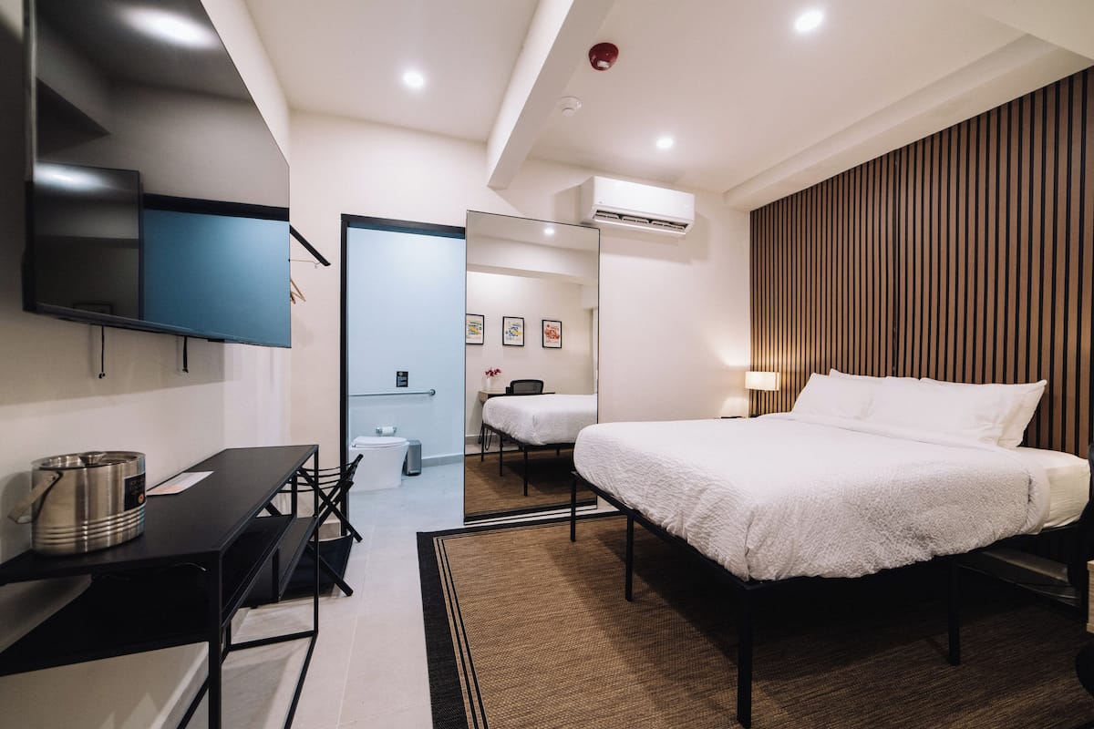 First Floor ADA Queen Standard | 1 slaapkamer, lakens van Egyptisch katoen, luxe beddengoed