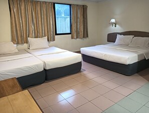 ห้องพรีเมียมสวีท | โต๊ะทำงาน, ผ้าปูที่นอน