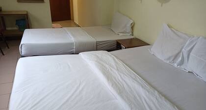 OYO 90860 Wawasan Inn