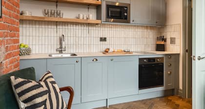 YourApartment Cotham Arms