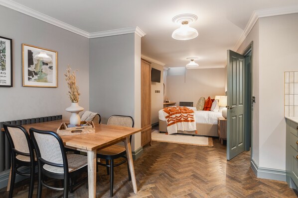 1 bedroom, desk, free WiFi