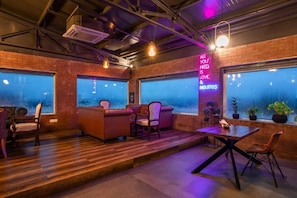 Nightclub - The Presidency Hotel In Bhubaneswar (Bhubaneshwar)