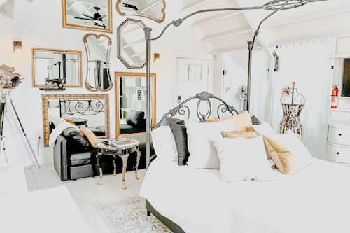 Comfort Studio, Multiple Beds | Individually decorated, individually furnished, desk, iron/ironing board