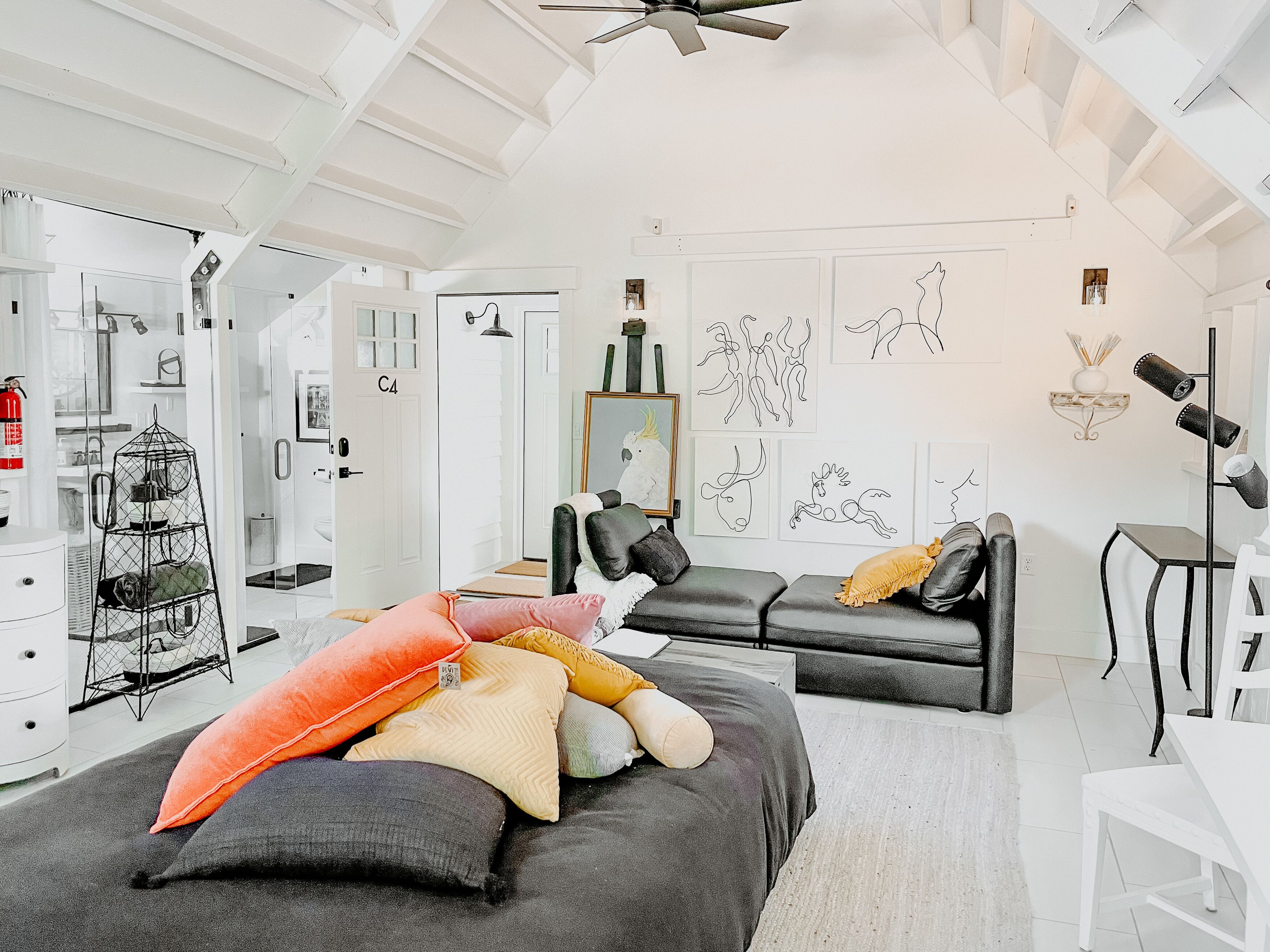 Deluxe Studio, Multiple Beds