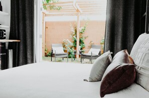 Estúdio luxo, 1 cama King | Individualmente decorados, individualmente mobiliados, escrivaninha