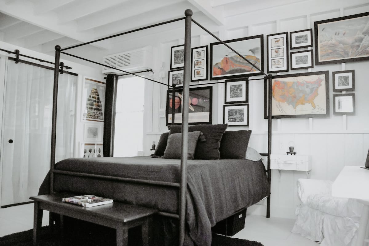 Club Studio, 1 Queen Bed | Individually decorated, individually furnished, desk, iron/ironing board