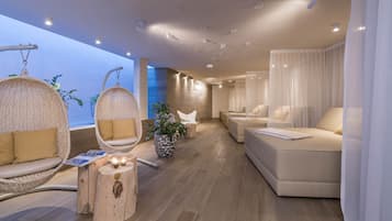 Couples treatment room(s), sauna, steam room, body treatments