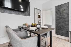 Standard Apartment | In-room dining - BRIGHT Herzogenaurach Zentrum (Herzogenaurach)