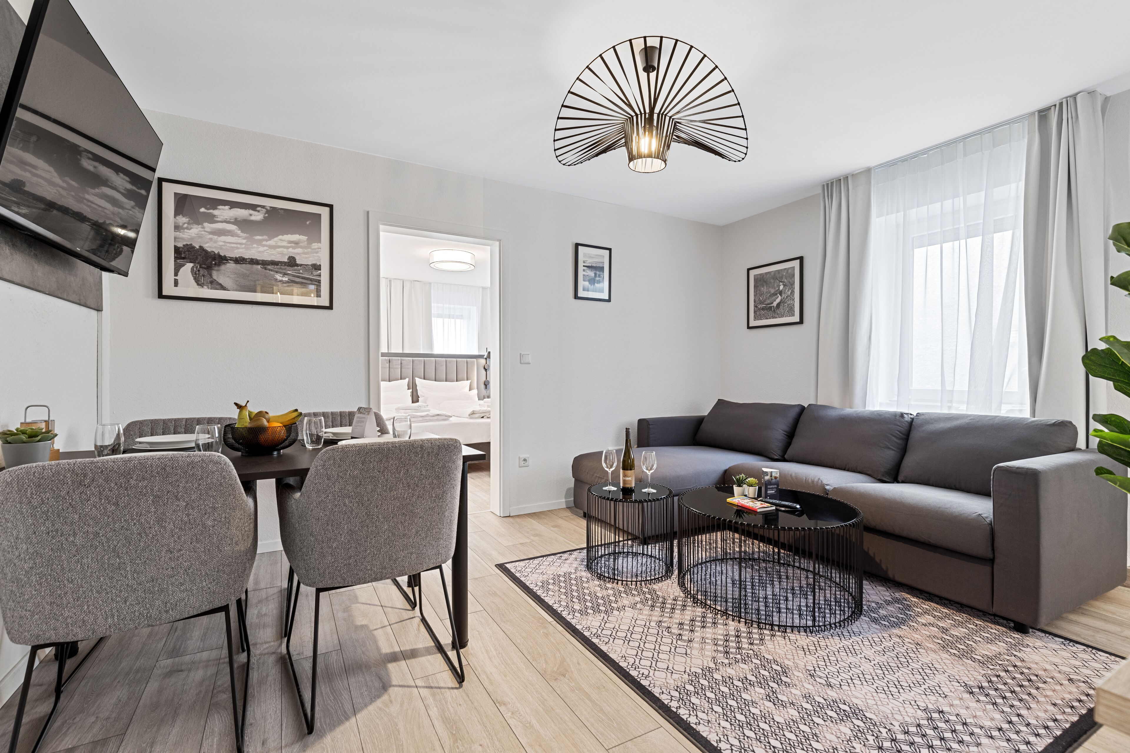 Deluxe-Apartment | Wohnbereich | 50-Zoll-Smart-TV mit Digitalempfang