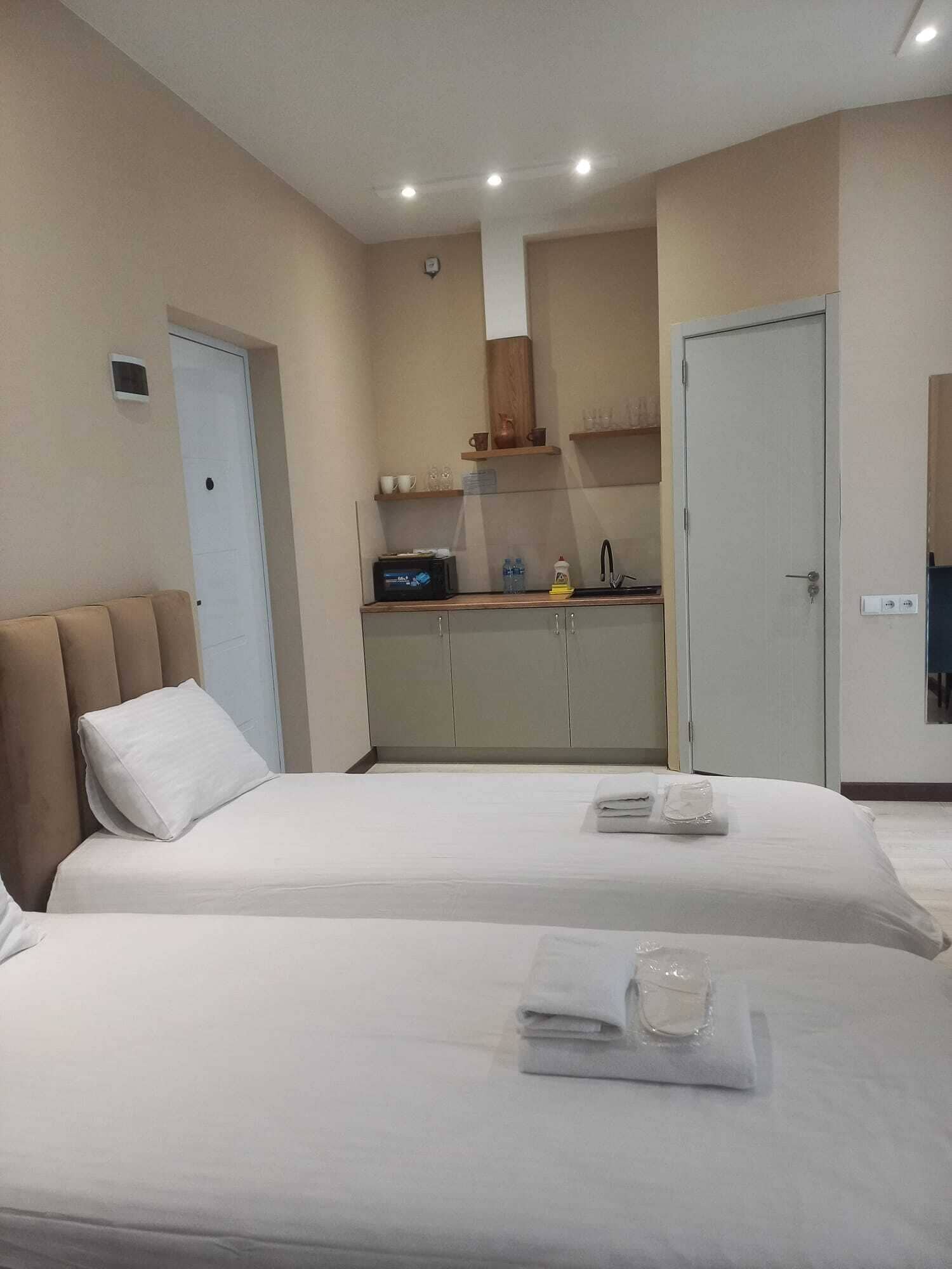 Deluxe Twin Room, 2 Twin Beds, Balcony | Desk, soundproofing, free WiFi, bed sheets