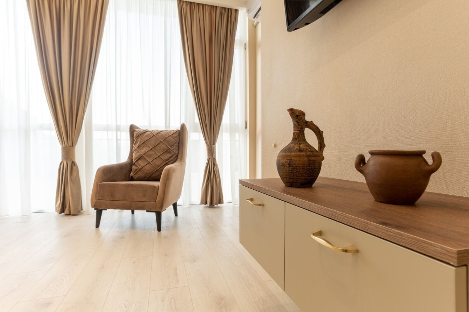 Royal Suite, Balcony, River View | Living area | Flat-screen TV