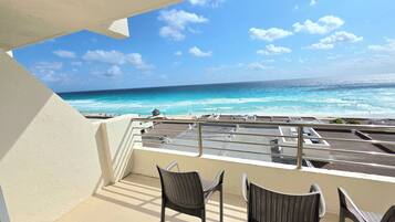 Family Apartment | Balcony