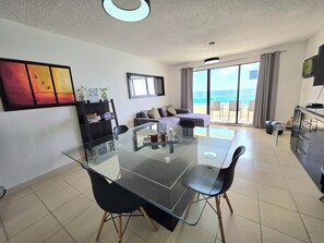 Family Apartment | Dining room