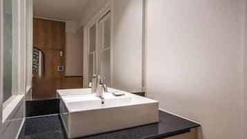 Room, Terrace | Bathroom