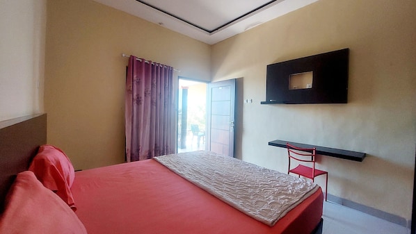 Habitación doble estándar, 1 cama King size, para no fumadores | Ropa de cama de alta calidad, camas Select Comfort y escritorio 
