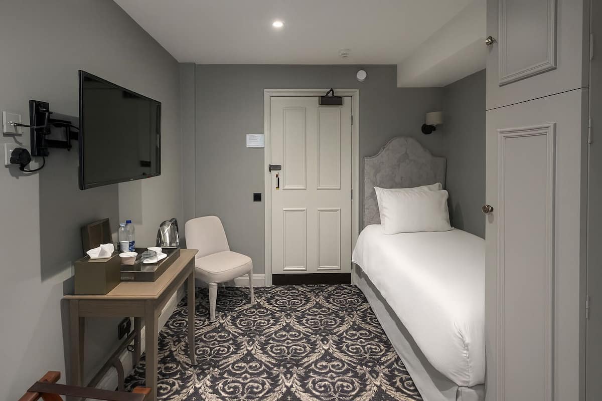 Singola Luxury | 1 camera, biancheria da letto di alta qualità, una cassaforte in camera