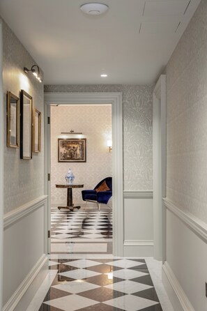 Interior - No. 30 Knightsbridge (London)