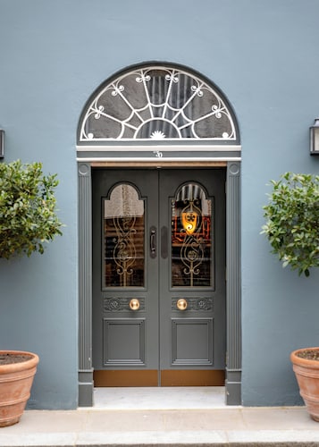 No. 30 Knightsbridge