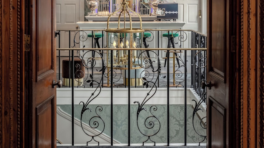 No. 30 Knightsbridge