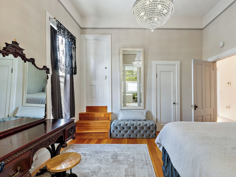 Luxury House, 2 Bedrooms, Bathtub, Garden Area | 2 bedrooms, laptop workspace, iron/ironing board, free WiFi