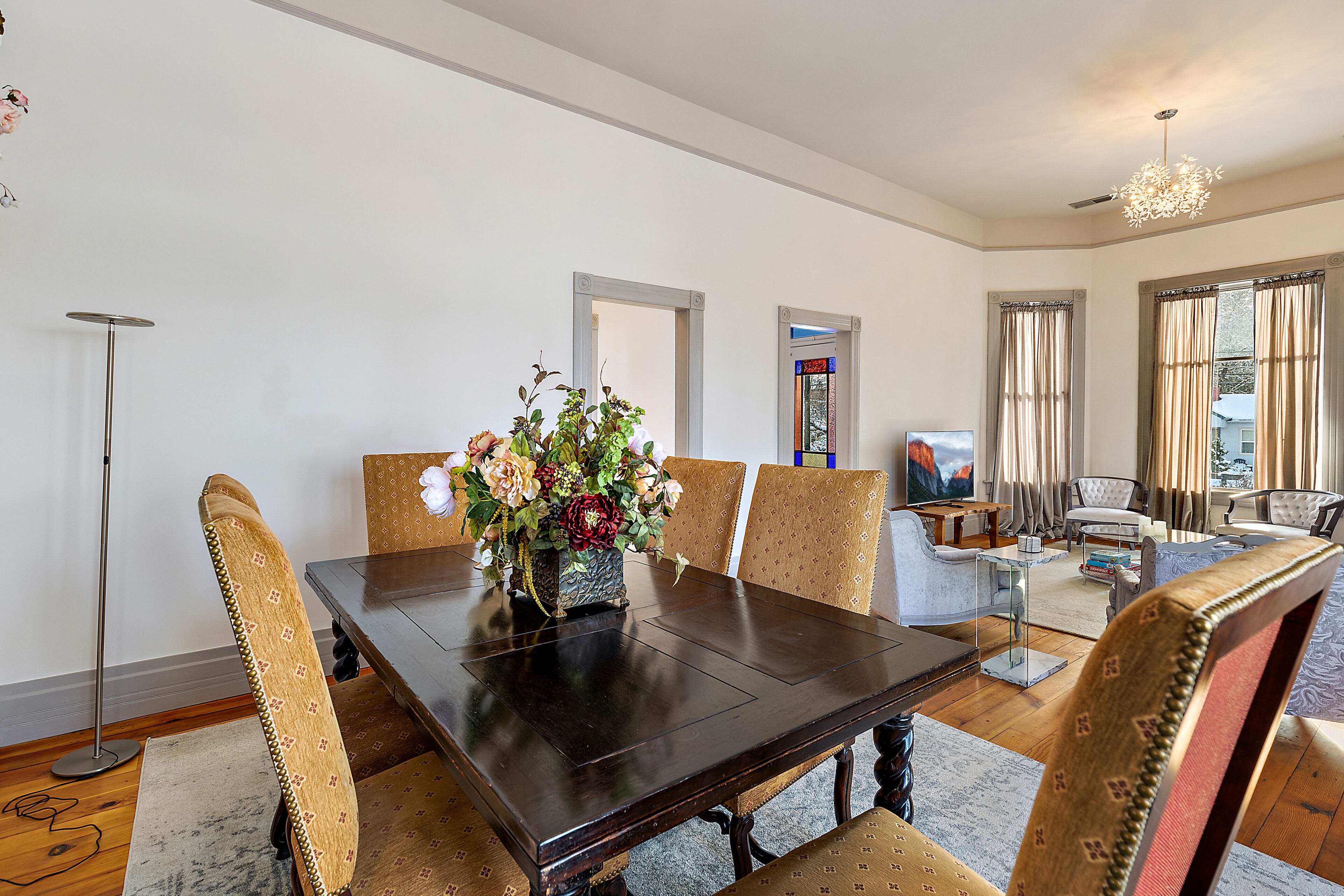 Luxury House, 2 Bedrooms, Bathtub, Garden Area | Dining room