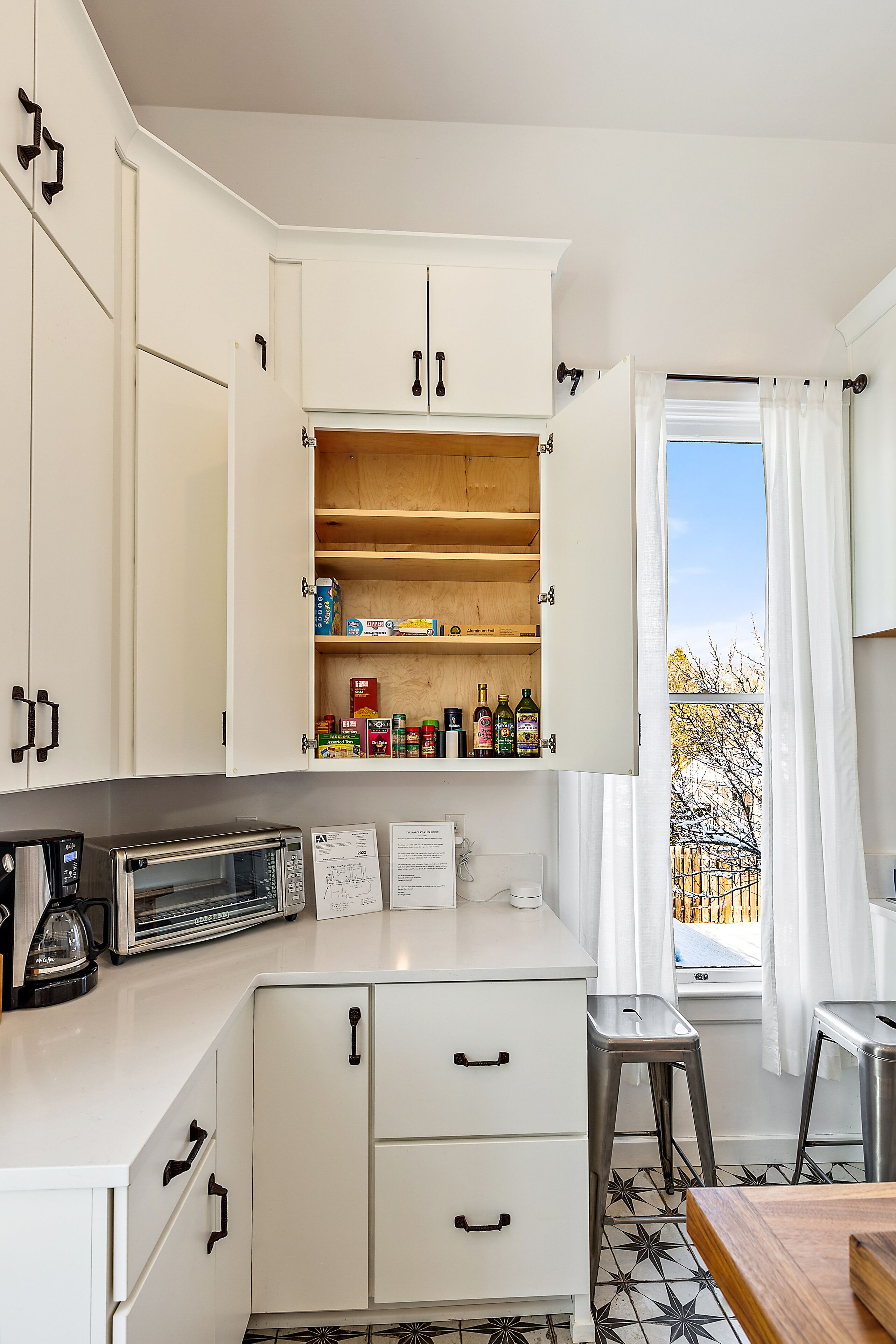 Luxury-Haus, 2 Schlafzimmer, Badewanne, zum Garten hin | Eigene Küche | Großer Kühlschrank, Mikrowelle, Ofen, Herdplatte