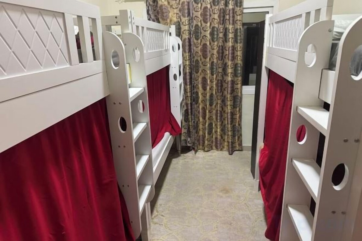 Ferros/tábuas de passar roupa, Wi-Fi de cortesia, roupa de cama