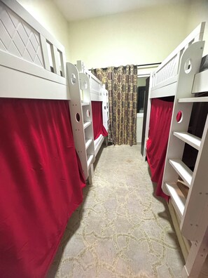 Executive Shared Dormitory, Mixed Dorm | Iron/ironing board, free WiFi, bed sheets - Hello Hostel (Dubai)