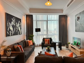Comfort Apartment, 3 Bedrooms, Kitchen, Ocean View | Living area