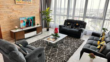 华丽复式 | 起居区 | 智能电视、Netflix、流媒体服务