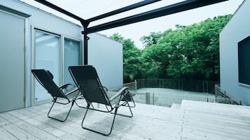 Suite Villa -Sauna- | Down comforters, free WiFi