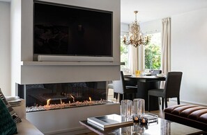 Căn hộ Cao cấp, 2 phòng ngủ, ban công | Khu phòng khách | Lò sưởi, sàn nhà có sưởi 