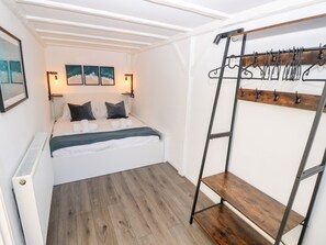 4 dormitorios, decoración individual, mobiliario individual