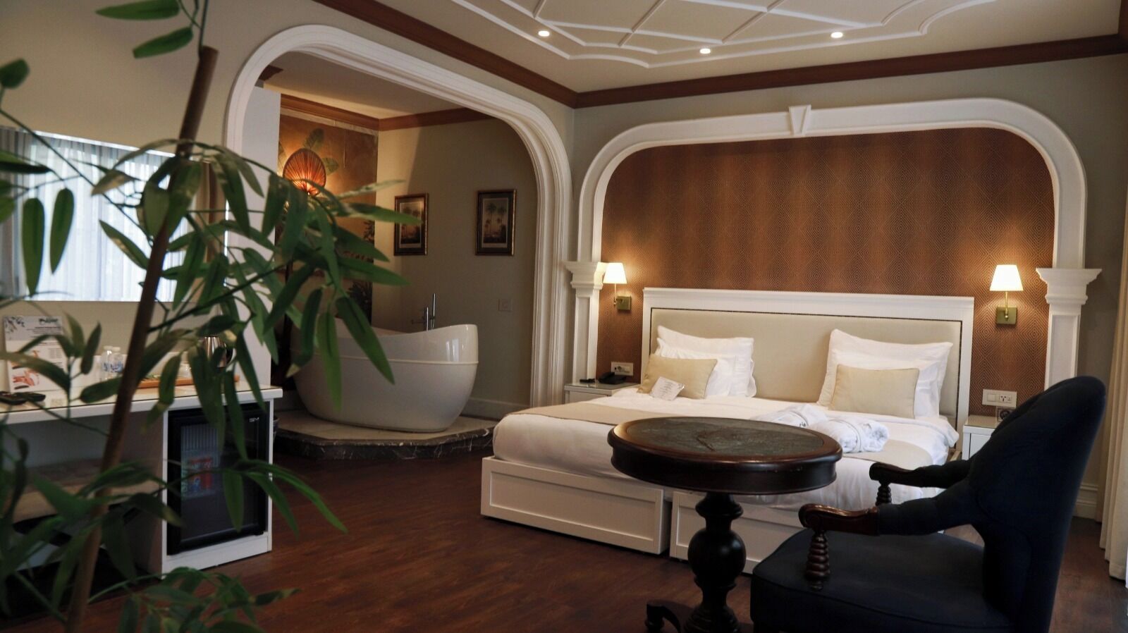 Royal Room | Egyptian cotton sheets, premium bedding, down duvets, free minibar items