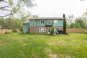 Building design - GLOBALSTAY Waterfront 5BR Cottage (Severn)