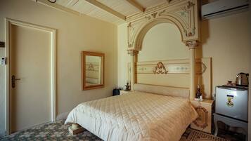 Habitación Confort | Colchones viscoelásticos, minibar, decoración individual